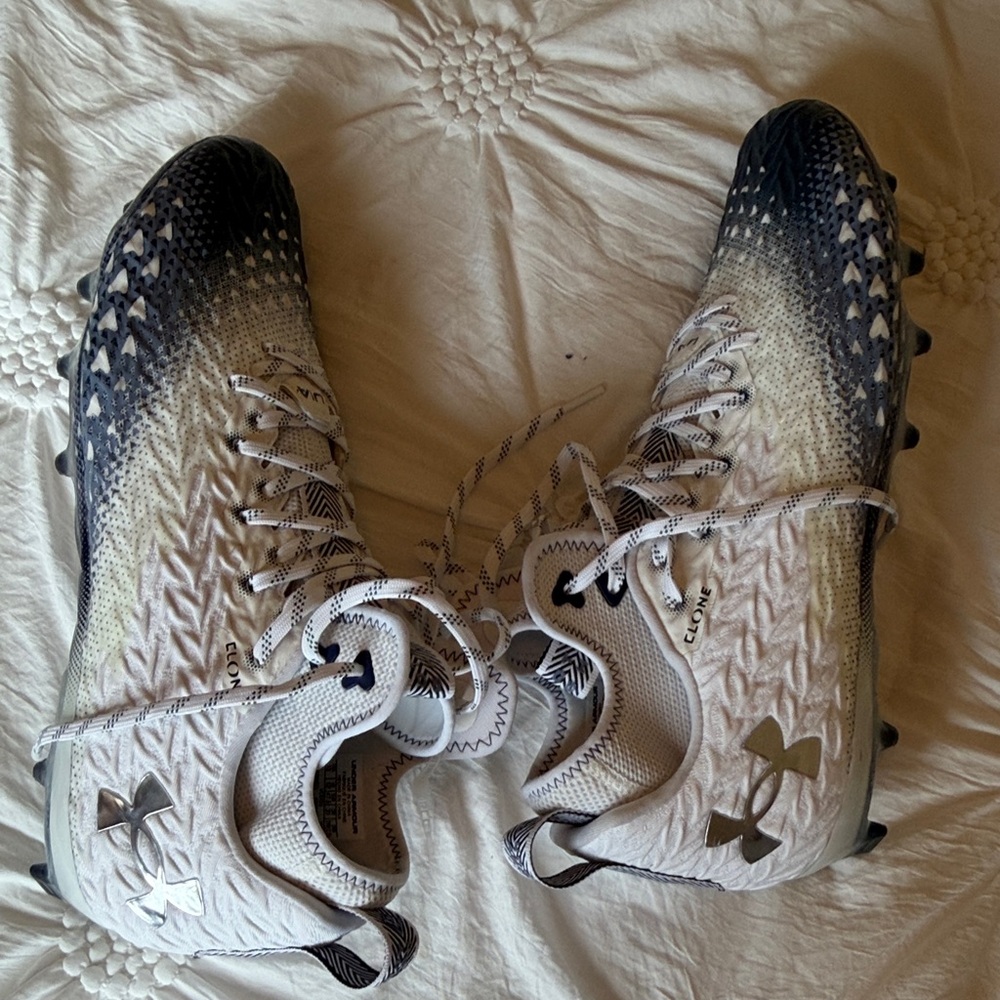 ✅NWOT- Under Armour Clone 3 White and Navy Blue cleats.Men’s 13. Soccer/lacrosse